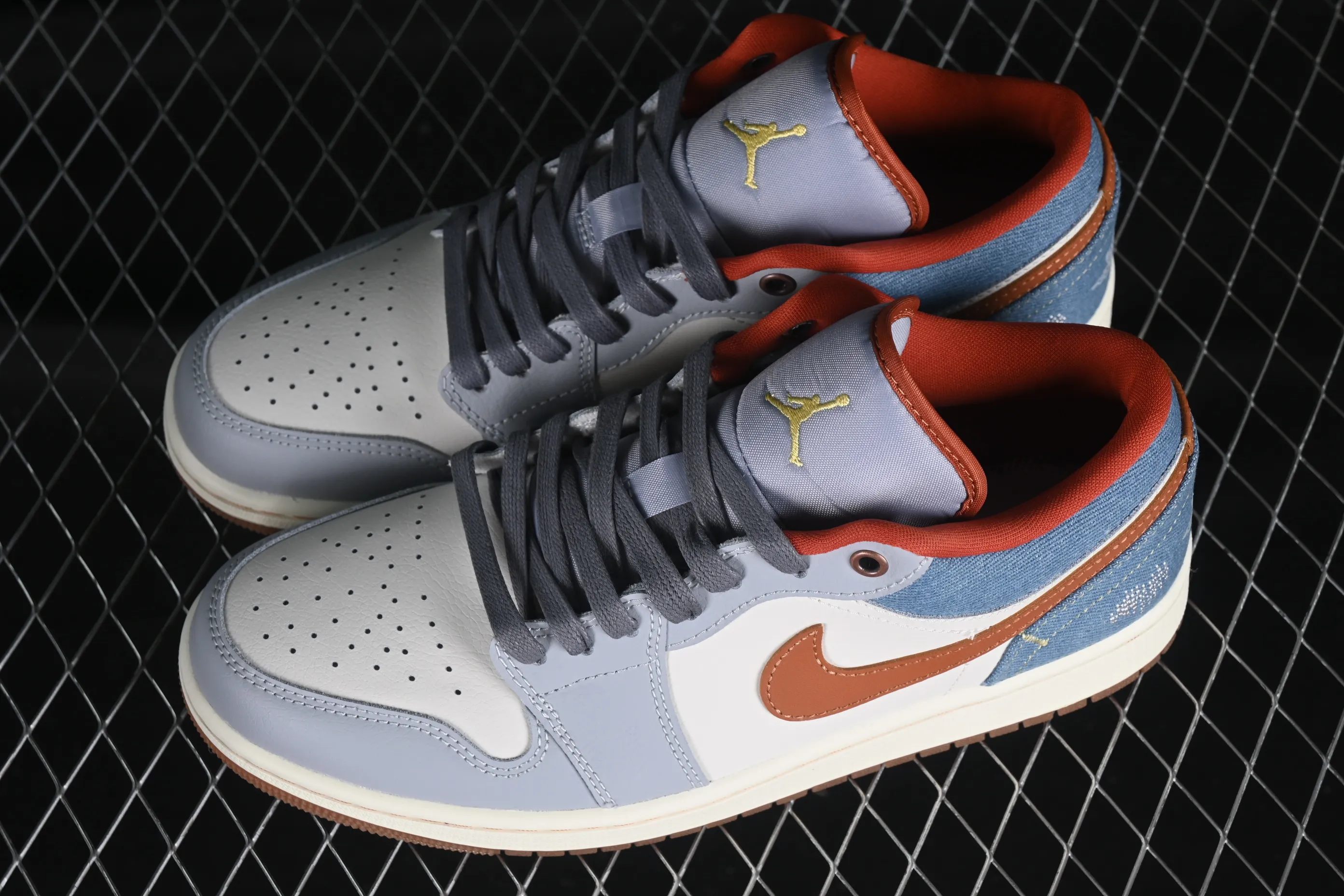 All categories Air Jordan Jordan series basketball shoes Air Jordan 1 Low G version pure original Air Jordan 1 Low "Multi-Color" AJ1 Joe 1 blue denim low-top cultural casual sneakers FZ5045-091